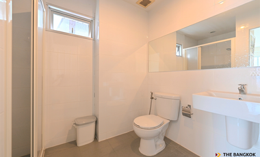 For sale 2 bedrooms condo in Huai Khwang, Bangkok