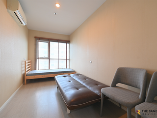 For sale 2 bedrooms condo in Huai Khwang, Bangkok