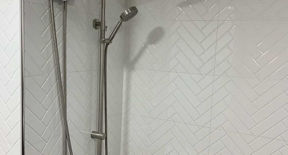 Wohnung zur Miete mit Studio in Watthana, Bangkok