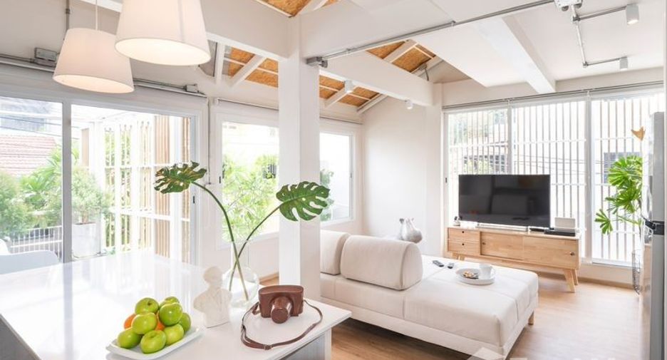 Casa en alquiler de 5 habitaciones en Watthana, Bangkok