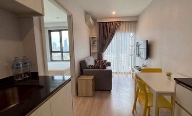 Condo en alquiler de 1 habitaciones en Huai Khwang, Bangkok