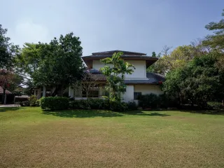 出租 5 卧室 独立屋 在 Bang Na, 曼谷
