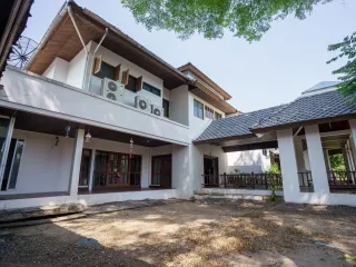 出租 5 卧室 独立屋 在 Bang Na, 曼谷