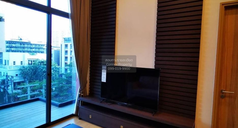 For rent 2 bedrooms condo in Watthana, Bangkok