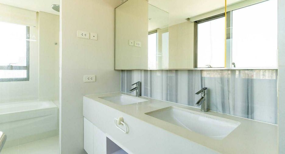 For rent and for sale 2 bedrooms condo in Khlong Toei, Bangkok