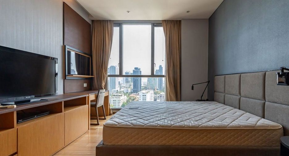 For rent and for sale 2 bedrooms condo in Khlong Toei, Bangkok