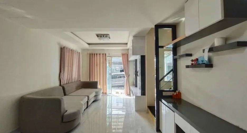 Reihenhaus zum Kauf mit 3 Zimmer in East Pattaya, Pattaya