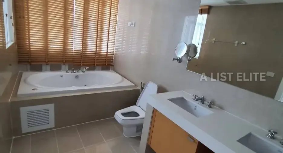 Condo en alquiler de 5 habitaciones en Pathum Wan, Bangkok