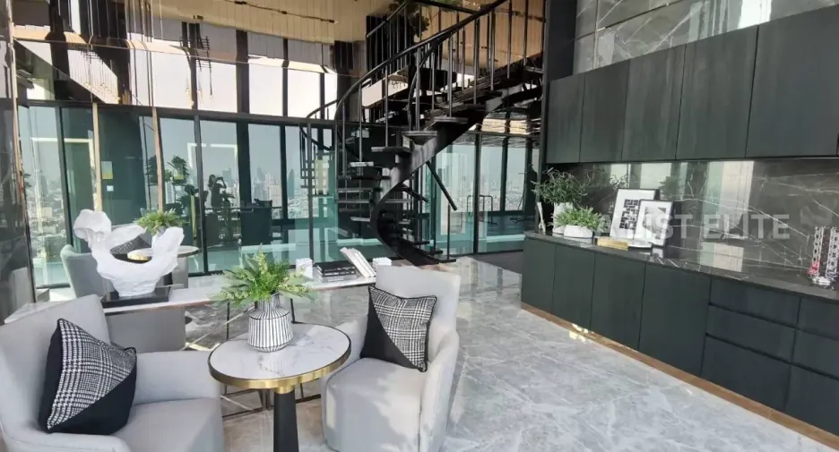 For sale 2 bedrooms condo in Khlong Toei, Bangkok