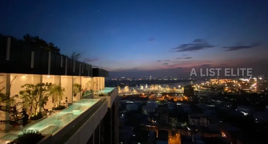 For sale 2 bedrooms condo in Khlong Toei, Bangkok