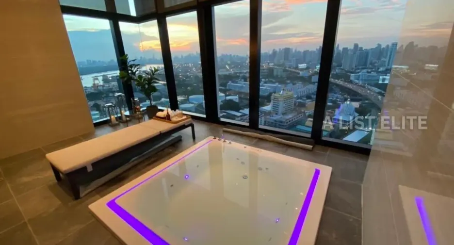 À vendre 1 chambre condo à Khlong Toei, Bangkok