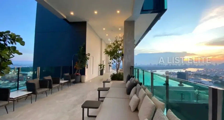 Condo en venta de 2 habitaciones en Khlong Toei, Bangkok