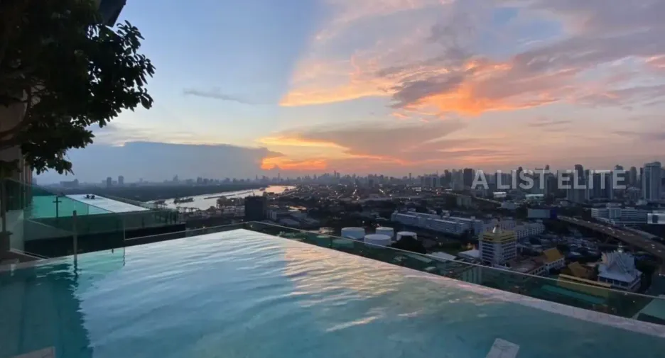 Condo en venta de 2 habitaciones en Khlong Toei, Bangkok
