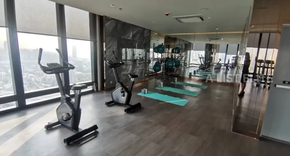 Condo en venta de 2 habitaciones en Khlong Toei, Bangkok