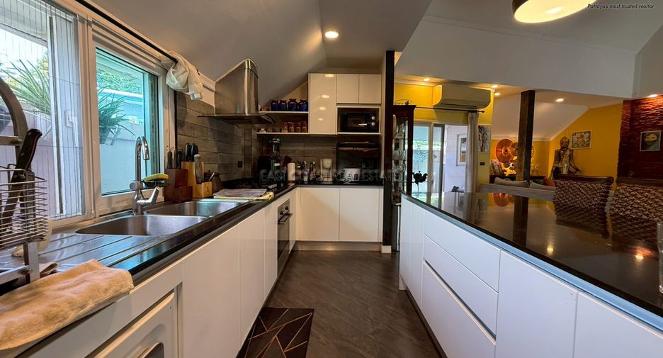 For sale 3 bedrooms house in Jomtien, Pattaya