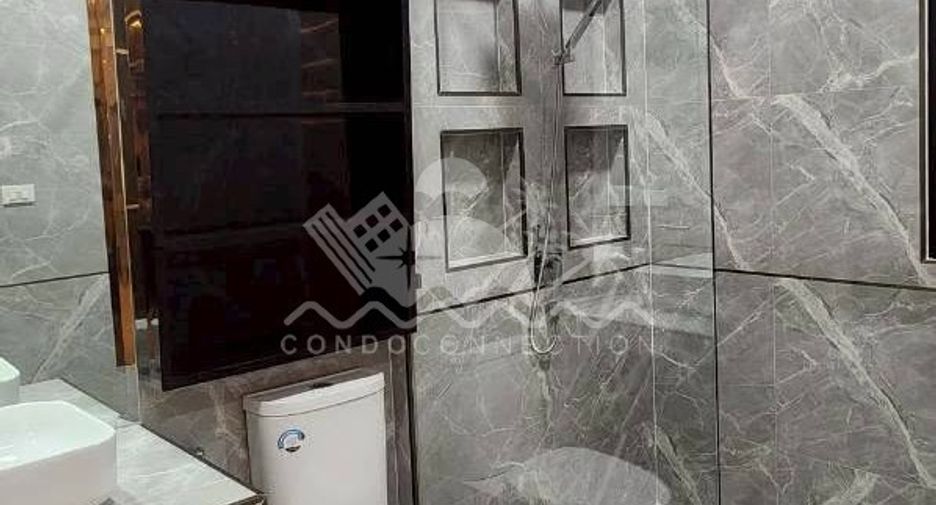For sale そして for rent 5 ベッドルーム house in Bang Lamung, Chonburi