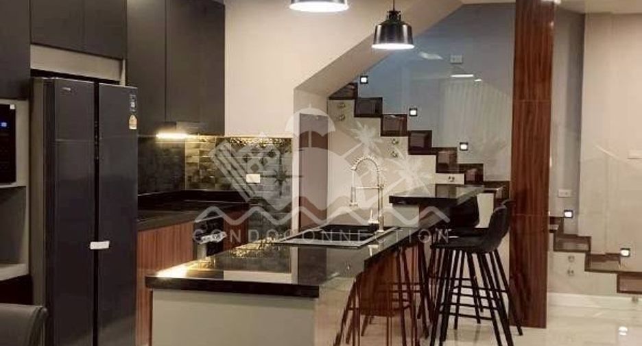 For sale そして for rent 5 ベッドルーム house in Bang Lamung, Chonburi