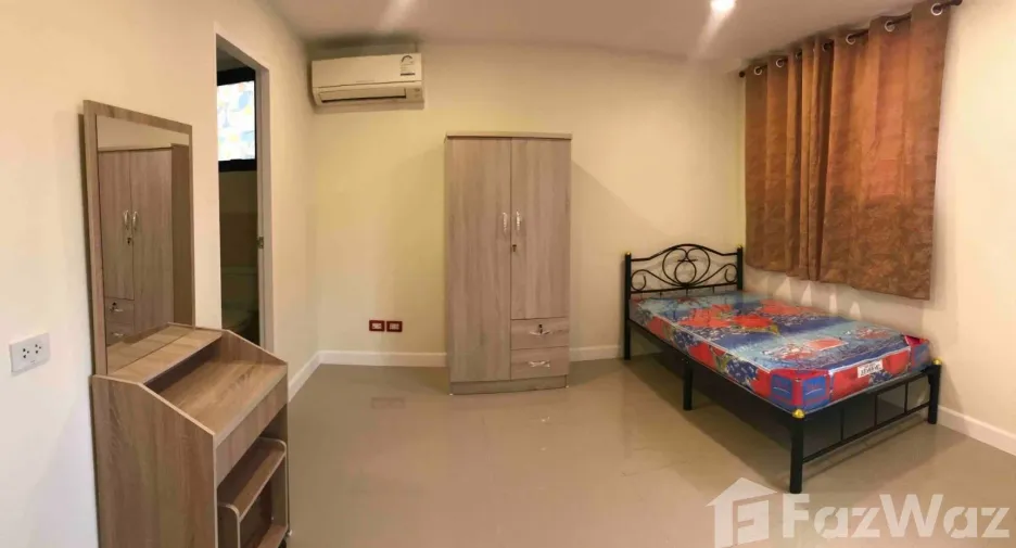 Casa adosada en venta de 8 habitaciones en Phutthamonthon, Nakhon Pathom