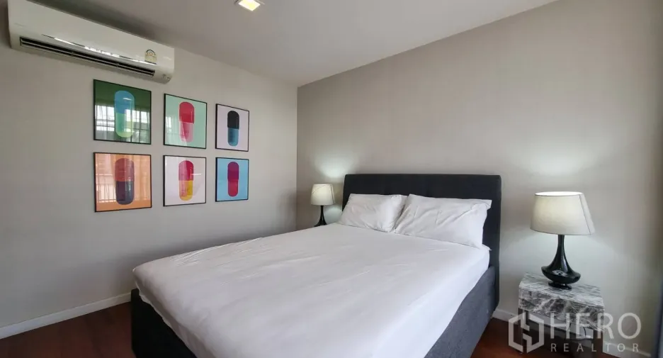 For rent 4 bedrooms townhouse in Watthana, Bangkok