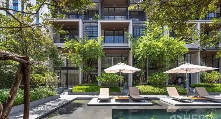 For rent 4 bedrooms townhouse in Watthana, Bangkok