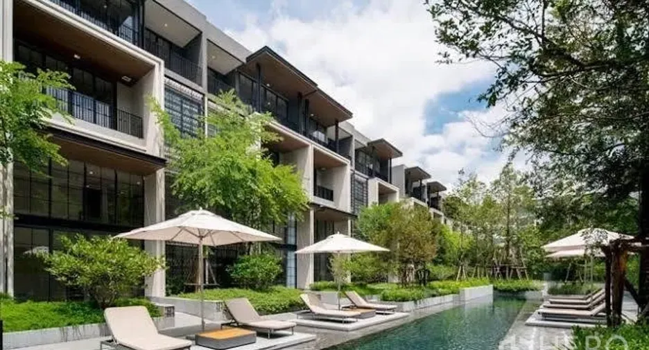 For rent 4 bedrooms townhouse in Watthana, Bangkok