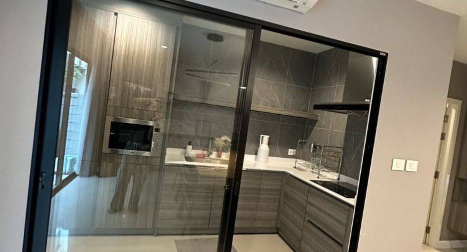 Reihenhaus zum Kauf mit 3 Zimmer in Saphan Sung, Bangkok