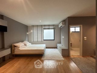 For sale 3 bedrooms townhouse in Saphan Sung, Bangkok