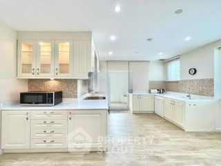 Condo en venta de 4 habitaciones en Khlong Toei, Bangkok