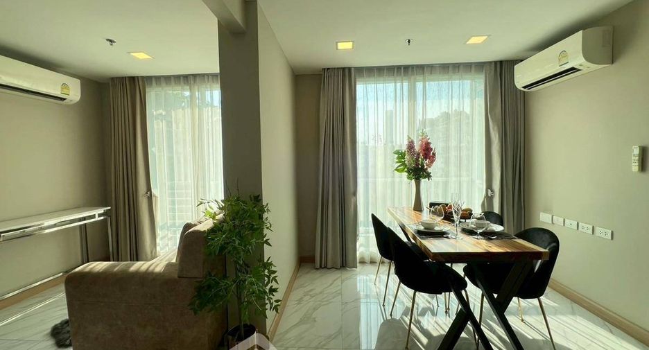 À louer 2 chambres condo à Watthana, Bangkok