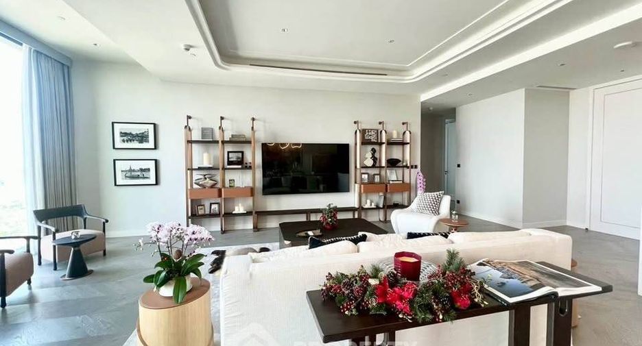 À louer 3 chambres condo à Pathum Wan, Bangkok