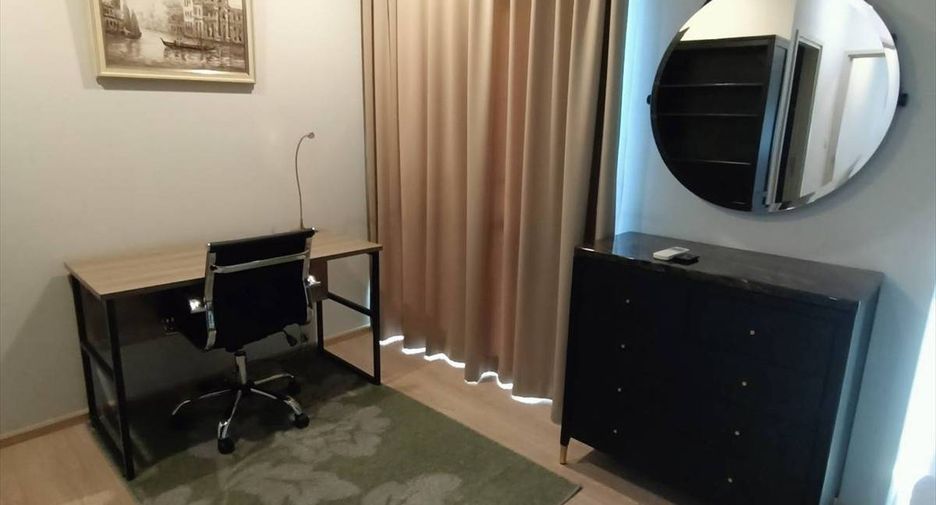 Condo en alquiler de 2 habitaciones en Huai Khwang, Bangkok