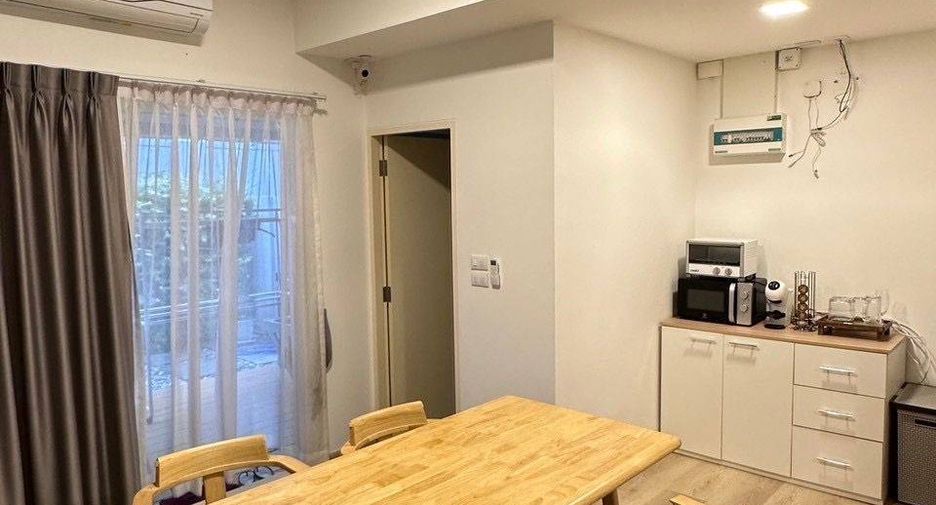 Casa adosada en venta de 2 habitaciones en Prawet, Bangkok