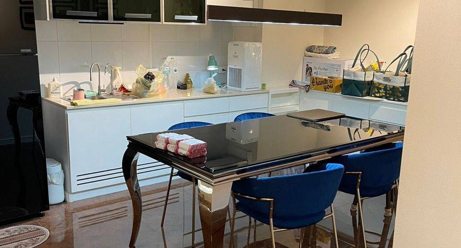 For sale 2 ベッドルーム condo in Bang Rak, Bangkok