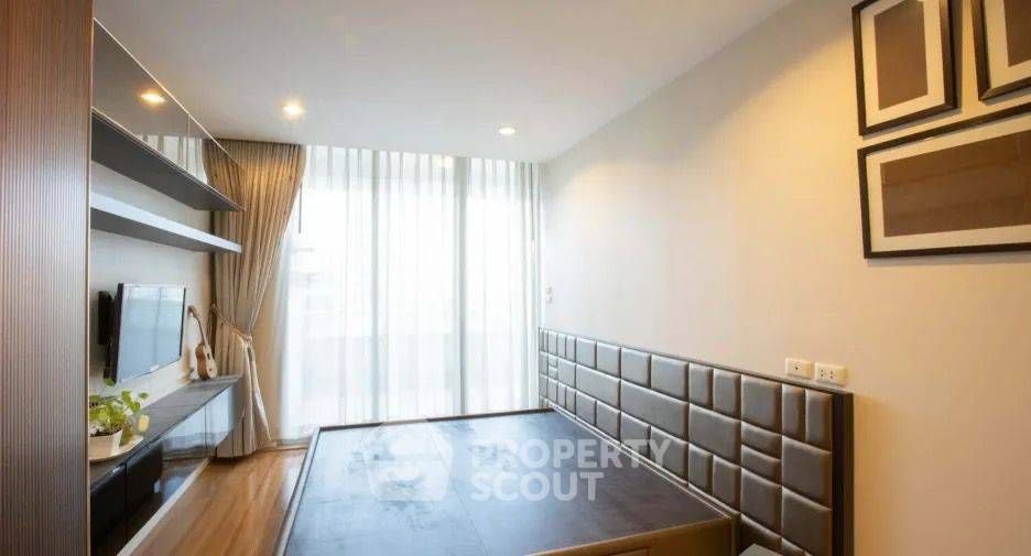For sale 2 ベッドルーム condo in Bang Rak, Bangkok