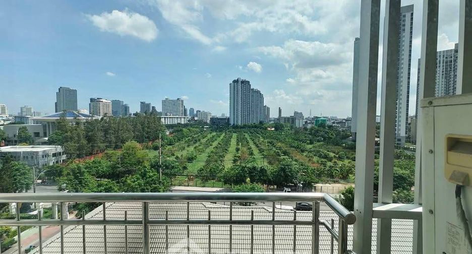 For sale 1 Beds condo in Huai Khwang, Bangkok