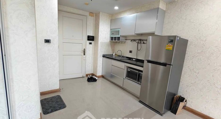 For sale 1 Beds condo in Huai Khwang, Bangkok