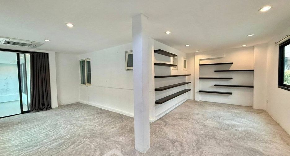 For sale 3 ベッドルーム house in Sai Mai, Bangkok