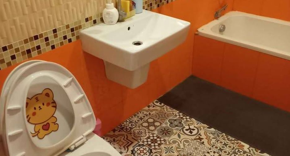 À vendre 2 chambres maison à Mueang Chon Buri, Chonburi