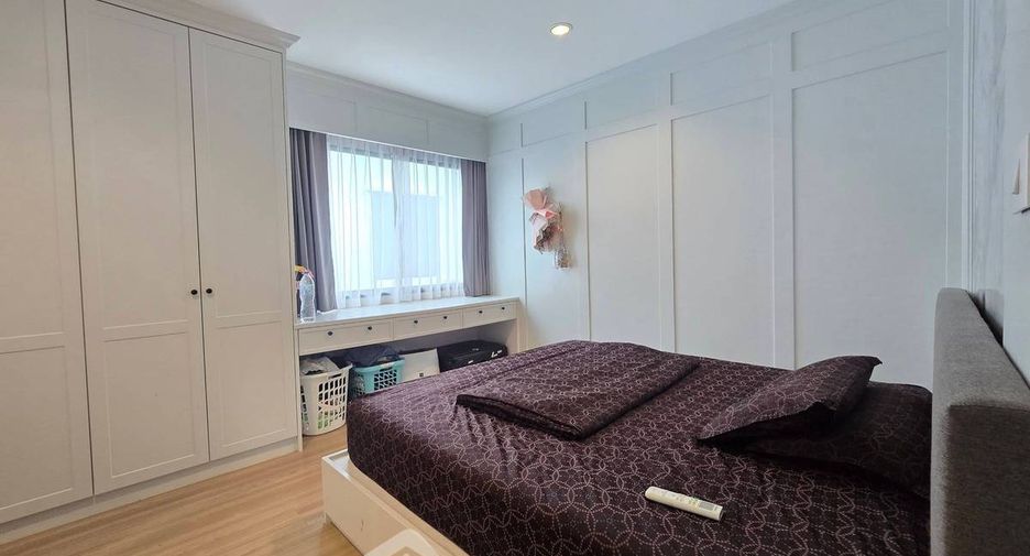 Reihenhaus zum Kauf mit 3 Zimmer in Saphan Sung, Bangkok