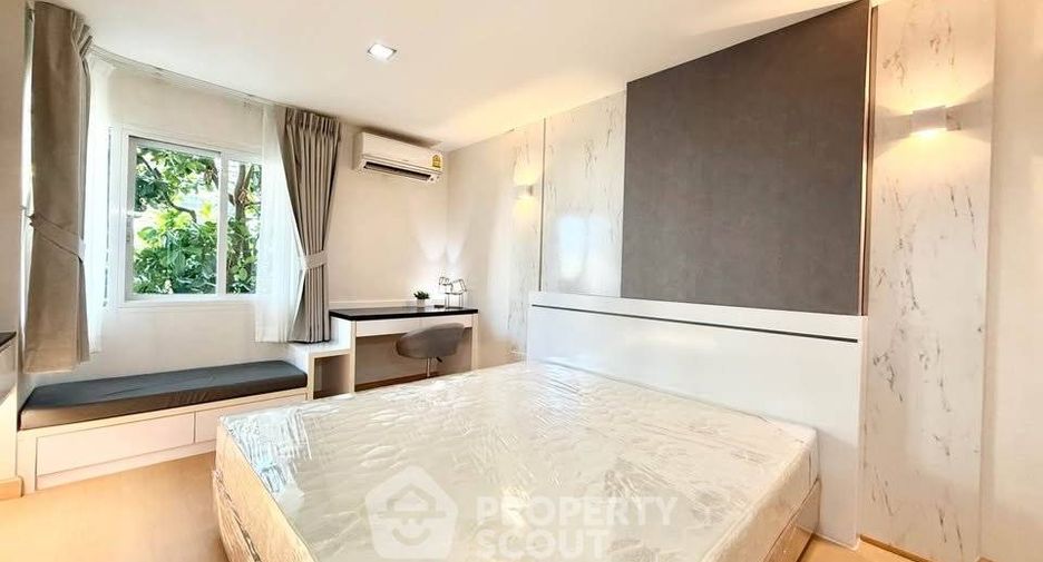 For sale 2 bedrooms condo in Phra Khanong, Bangkok