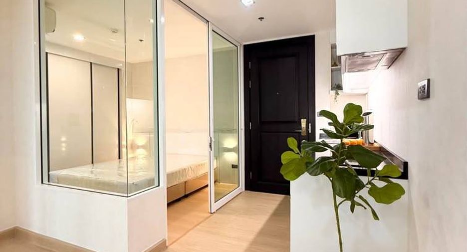 For sale 2 bedrooms condo in Phra Khanong, Bangkok