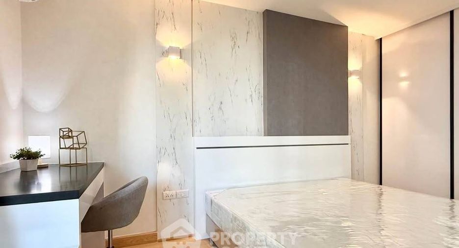 For sale 2 bedrooms condo in Phra Khanong, Bangkok