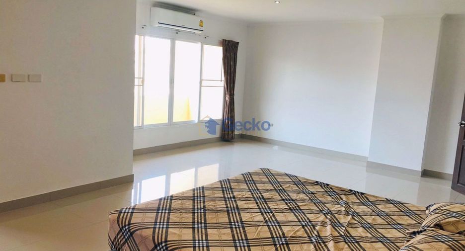 For rent 2 bedrooms condo in Pratumnak, Pattaya