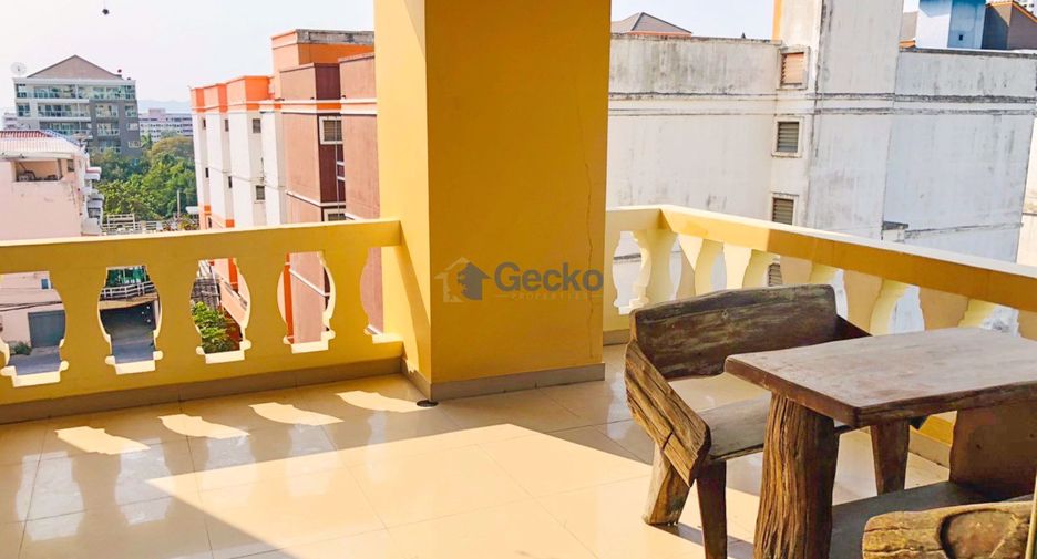 For rent 2 bedrooms condo in Pratumnak, Pattaya