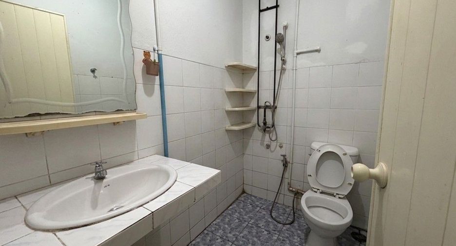 For sale 2 bedrooms townhouse in Mueang Phuket, Phuket