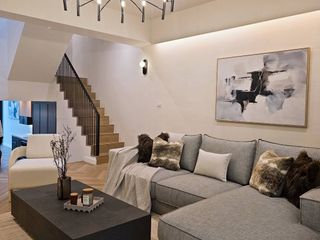For sale and for rent 5 bedrooms townhouse in Khlong Toei, Bangkok