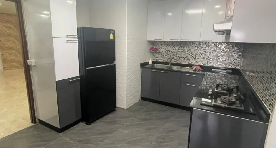 For rent 3 bedrooms condo in Khlong Toei, Bangkok