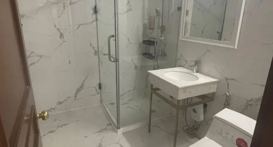 For rent 3 bedrooms condo in Khlong Toei, Bangkok