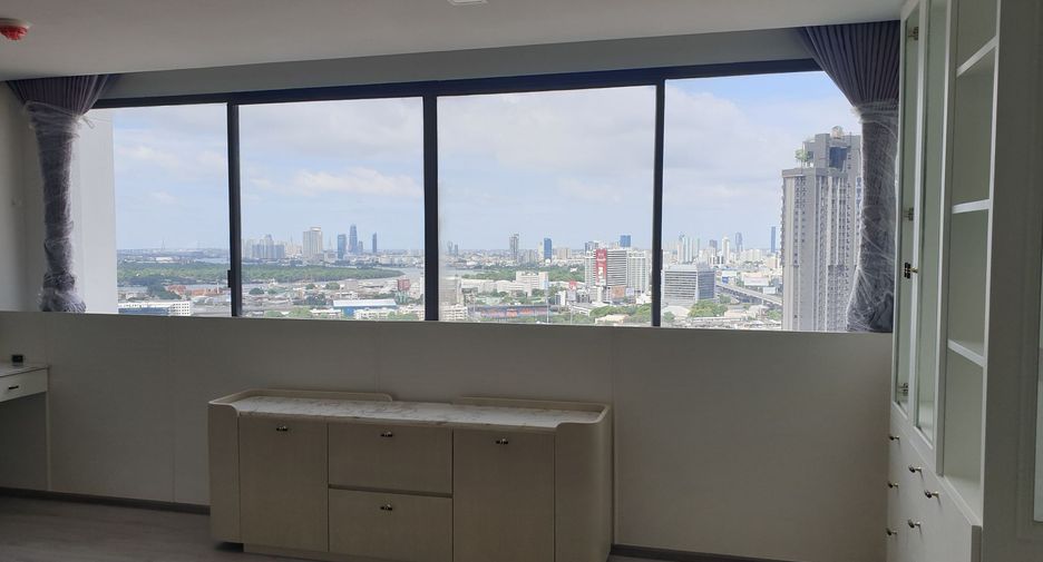 For sale 3 bedrooms condo in Khlong Toei, Bangkok
