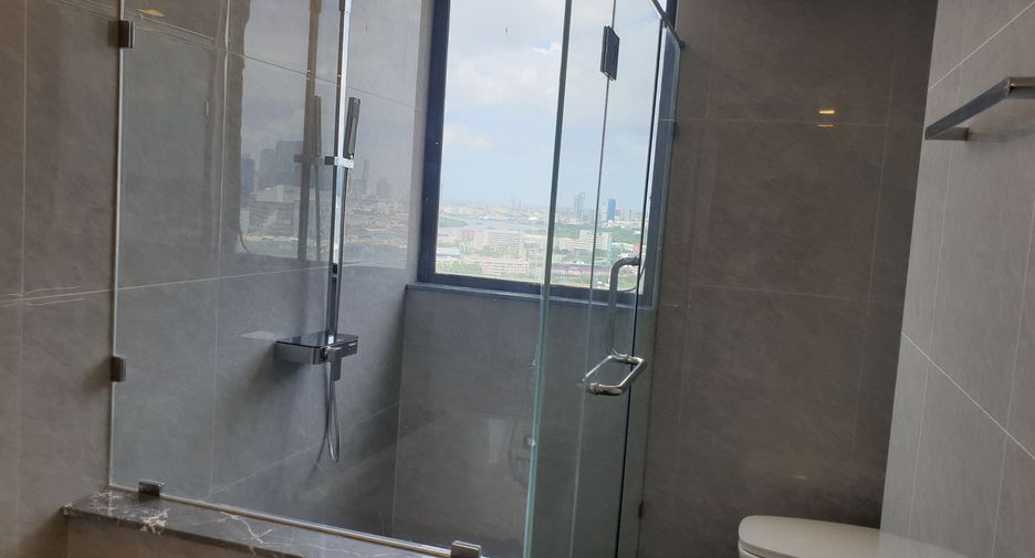 For sale 3 bedrooms condo in Khlong Toei, Bangkok